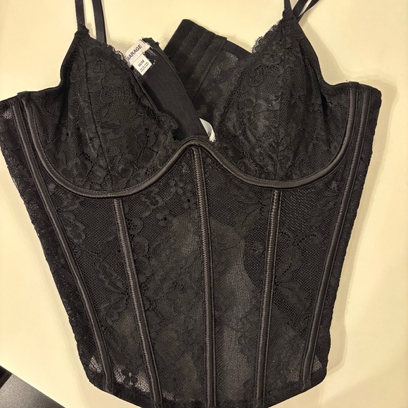 Black corset - Picture 1 of 4